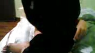 Vörös hajú lány szar egy srác az szex videó mobilra őszi parkban a padon